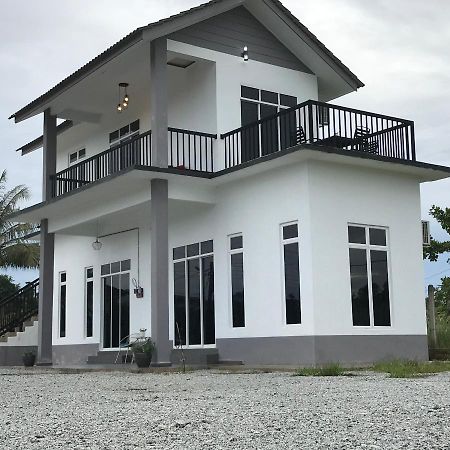 Rumah Sawah Homestay パシール・プトゥ エクステリア 写真
