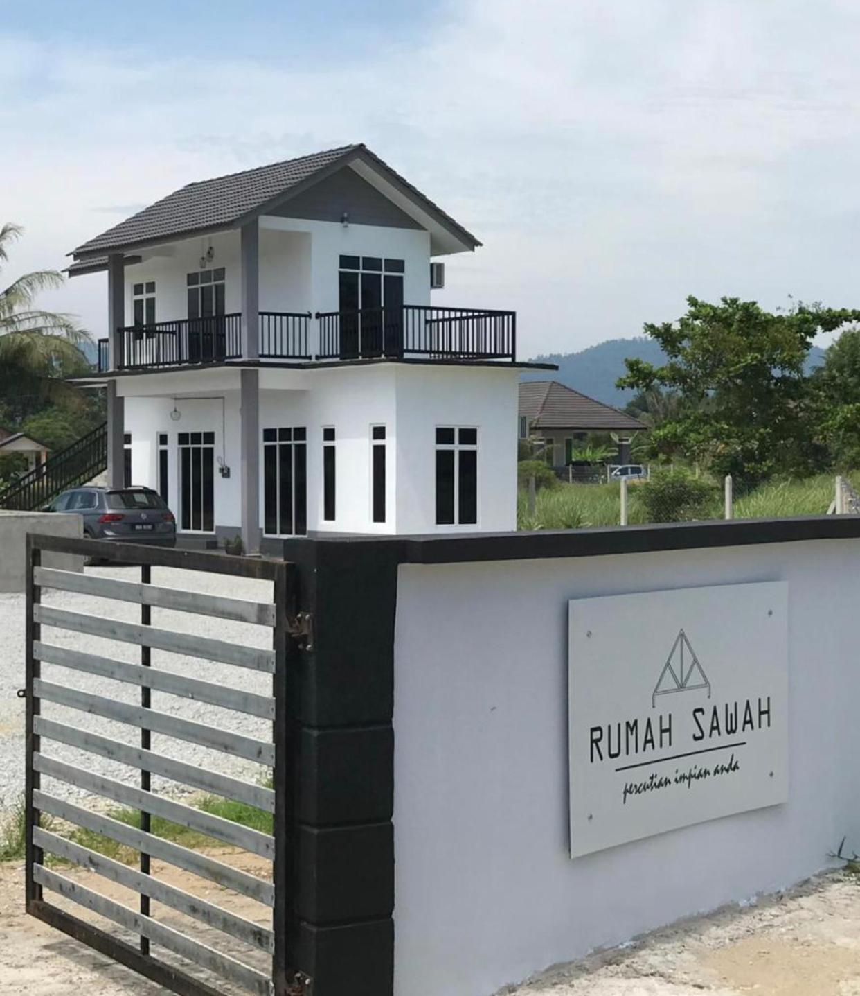 Rumah Sawah Homestay パシール・プトゥ エクステリア 写真