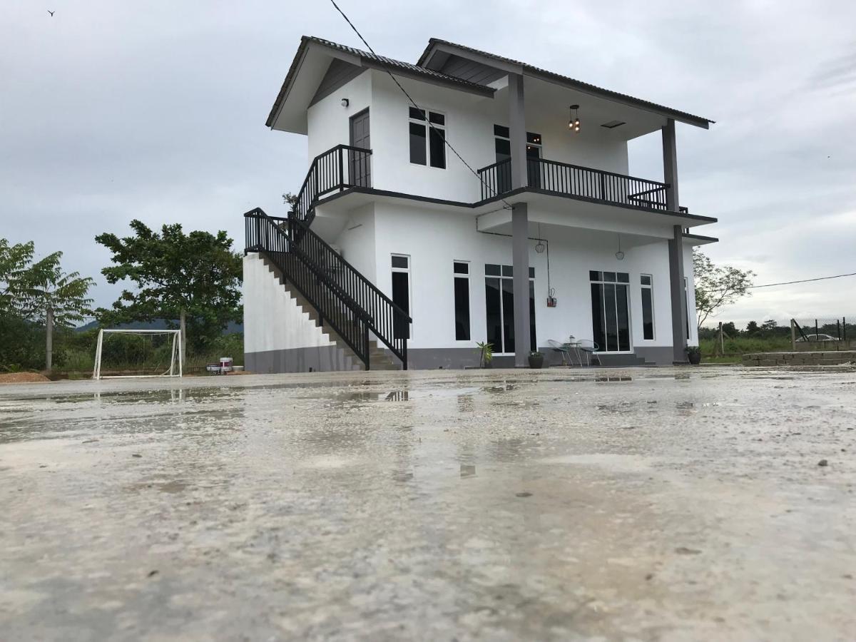 Rumah Sawah Homestay パシール・プトゥ エクステリア 写真
